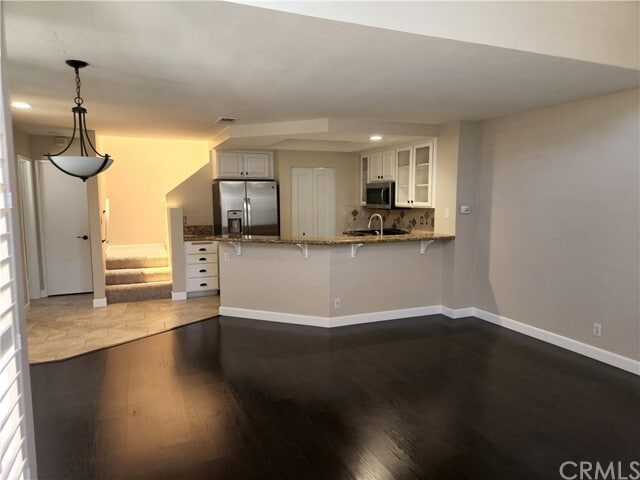 Building Photo - 77 Fallingstar