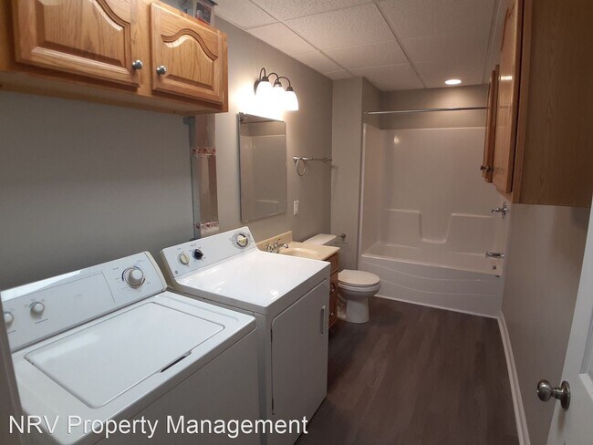 Building Photo - 1 br, 1 bath House - 327 D West Main Street
