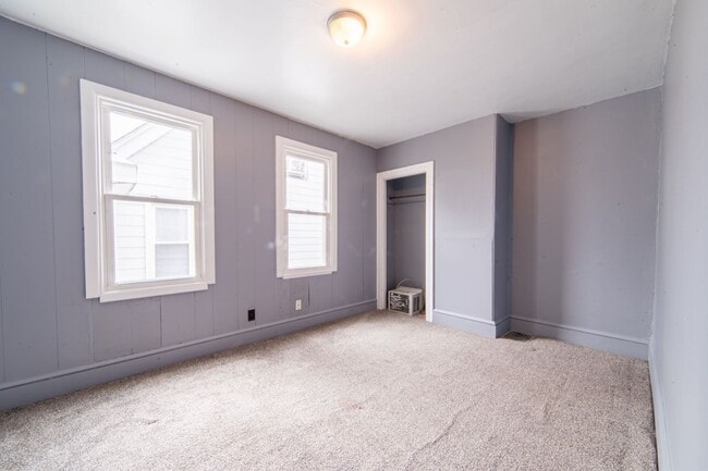 Foto del edificio - 351 N Laurel St