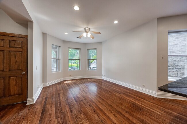 Foto del edificio - 1010 N Kedzie Ave