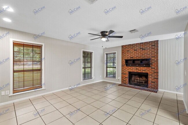 Foto del edificio - 606 Oak Ridge Dr