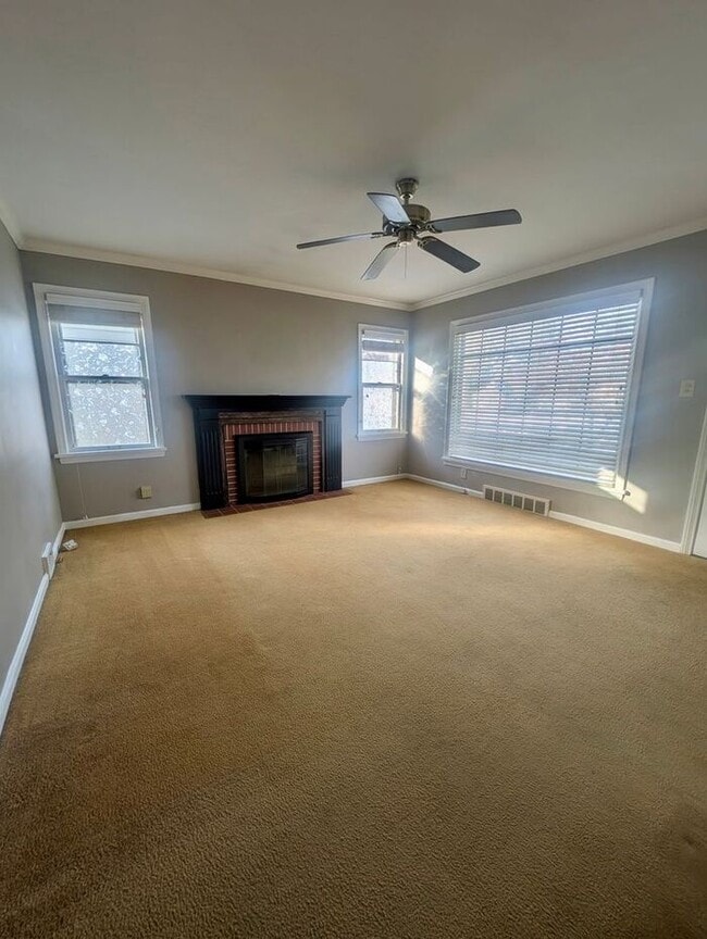 Building Photo - Charming Cape Cod Style Home