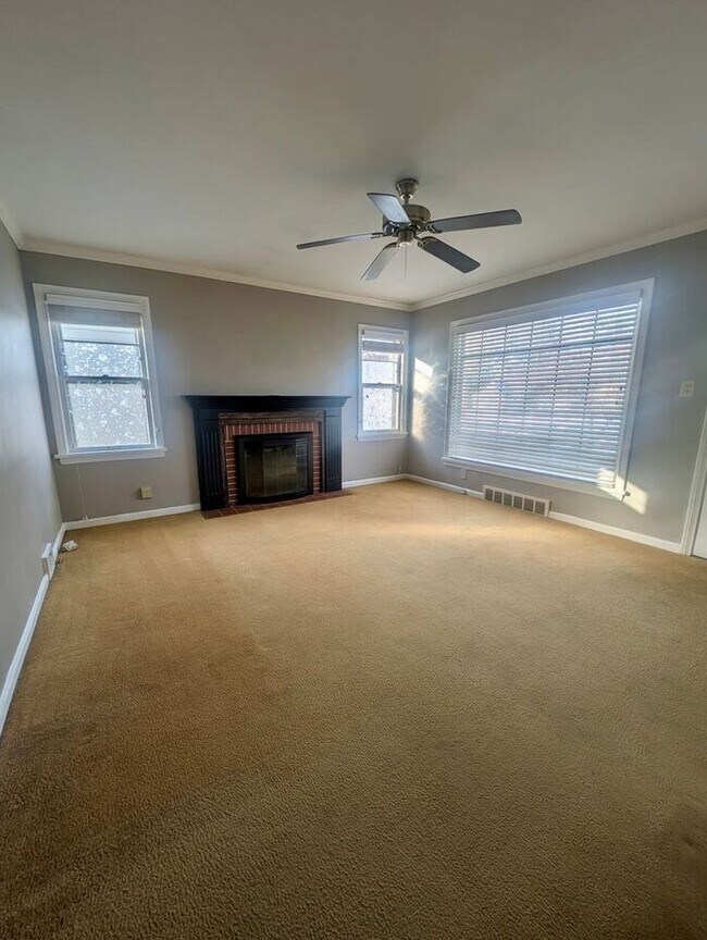 Foto del edificio - Charming Cape Cod Style Home