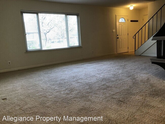 Building Photo - 3 br, 2.5 bath House - 3274 Via Grande