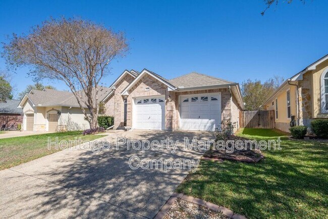 Building Photo - 1435 Bluff Forest