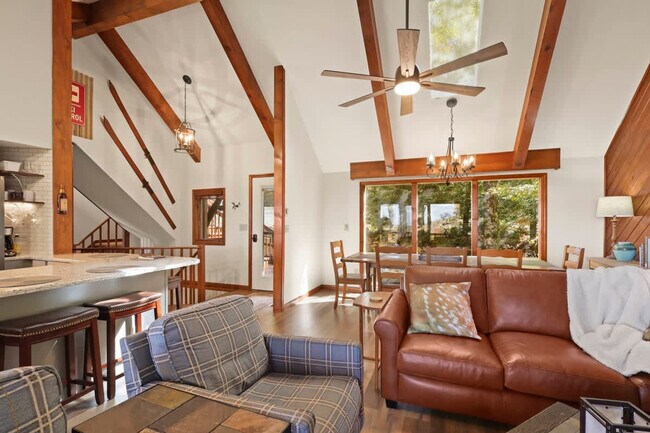 Foto del edificio - 143 Tamarack Rd