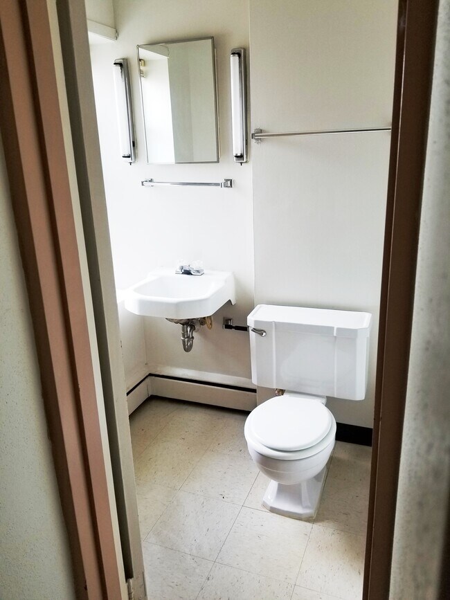Foto del edificio - 1515 3rd Ave NE