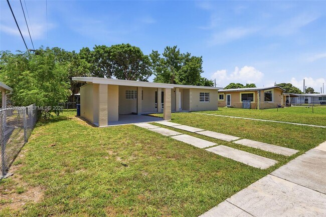 Foto del edificio - 875 NW 168th Dr