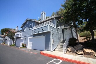 Building Photo - 12878 Carriage Heights Way