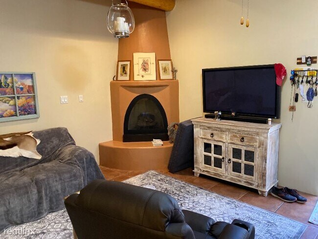 Building Photo - 111 W Avenida Bernalillo