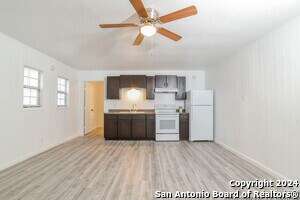 Building Photo - 215 Greenlawn Ave