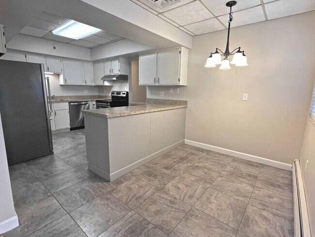 Foto del edificio - Three bedroom, two full bathrooms house in Enola