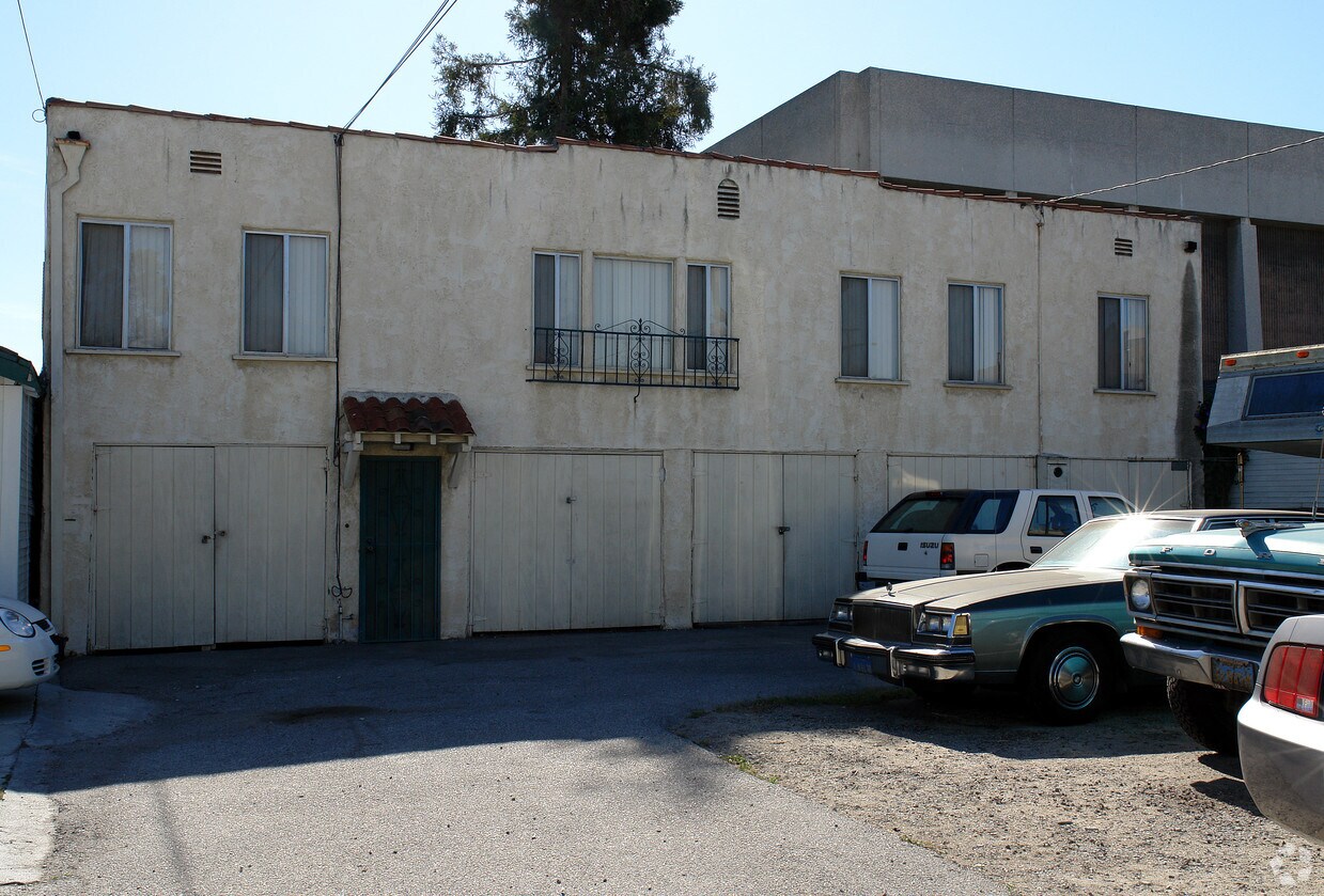 Foto del edificio - 108-110 S Fir Ave