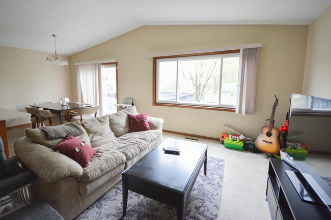Foto del edificio - Cozy and Conveniently Located Home For Rent!