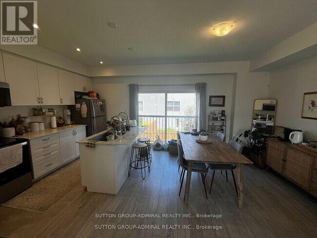 Building Photo - 9 Dunes Dr