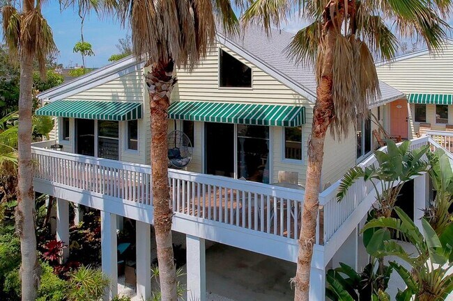 Building Photo - 2932 Gulf of Mexico Dr