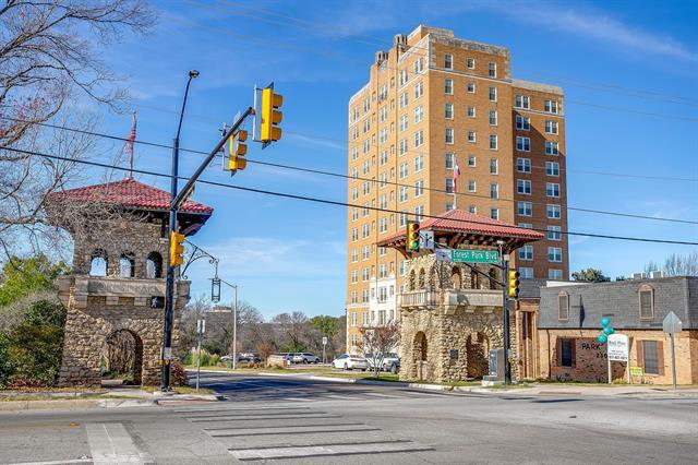 Building Photo - 2306 Park Pl Ave