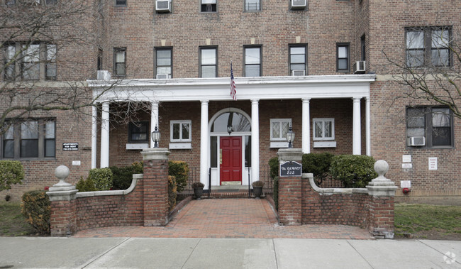 Building Photo - The Ramsey
