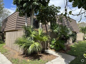 Building Photo - 308 3rd Ct