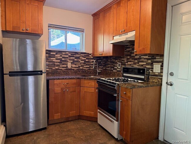 Foto del edificio - 2 Harbor Cir