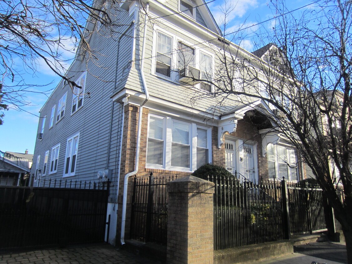 Foto principal - 204 Columbia Ave