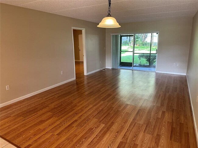 Building Photo - 119 Cypress Ct