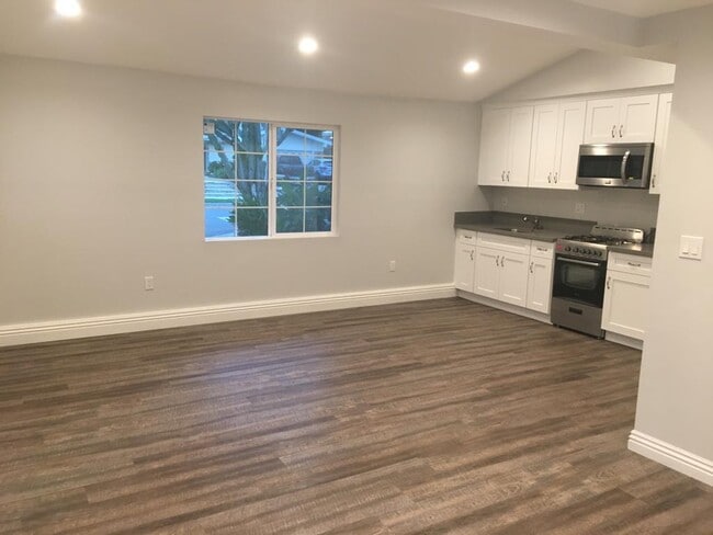 Building Photo - 12762 Meadowlark Ave