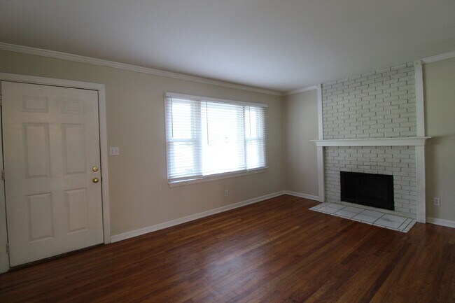 Foto del edificio - 2 Bedroom 1 Bath Home in Overland Park Kansas