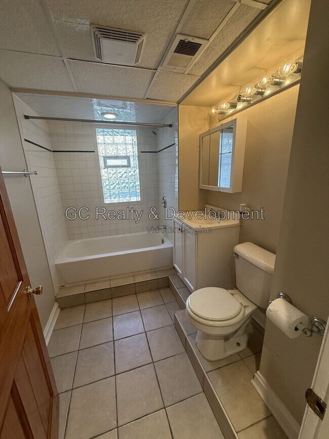 Building Photo - 3859 N St Louis Ave