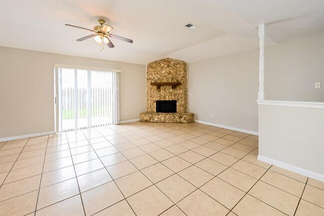 Foto del edificio - 23222 Timberbrook Dr