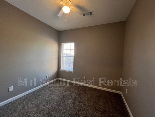 Foto del edificio - 7784 Lipscomb Dr