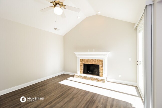 Foto del edificio - 300 Malory Pl