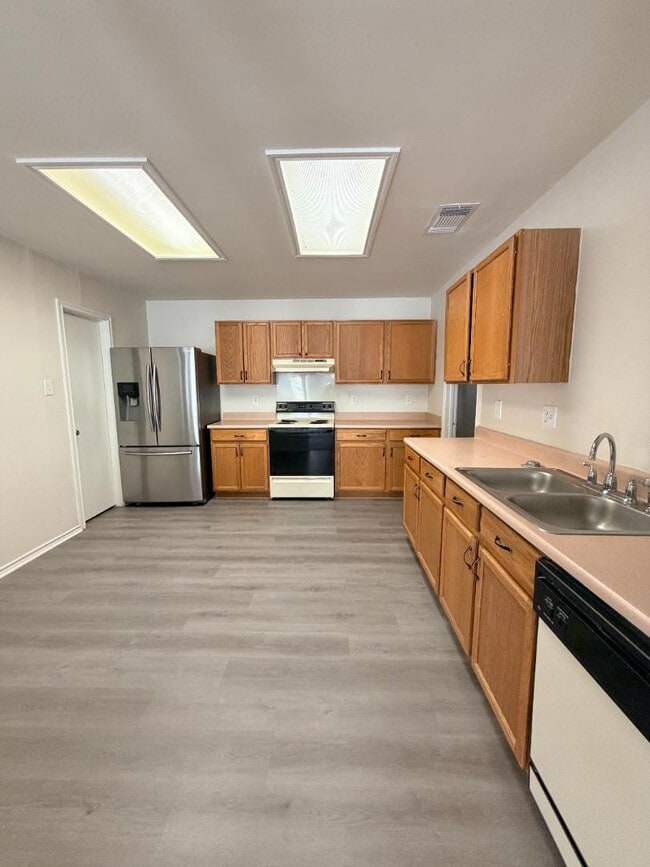 Building Photo - 9742 Misty Plain Dr