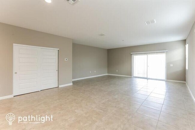 Building Photo - 5212 W San Gabriel Ave, Phoenix, AZ, 85339