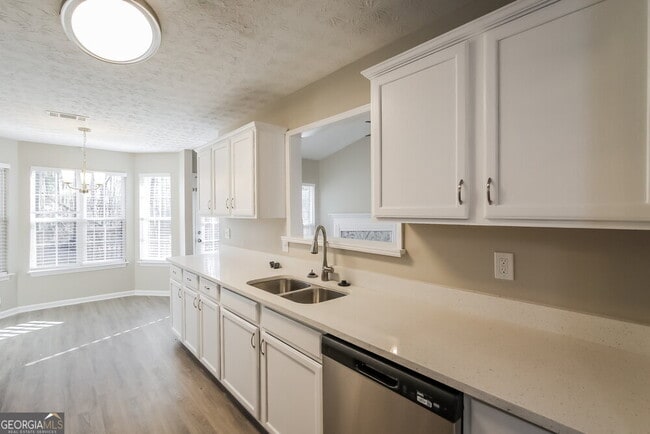 Building Photo - 492 Clearwater Way