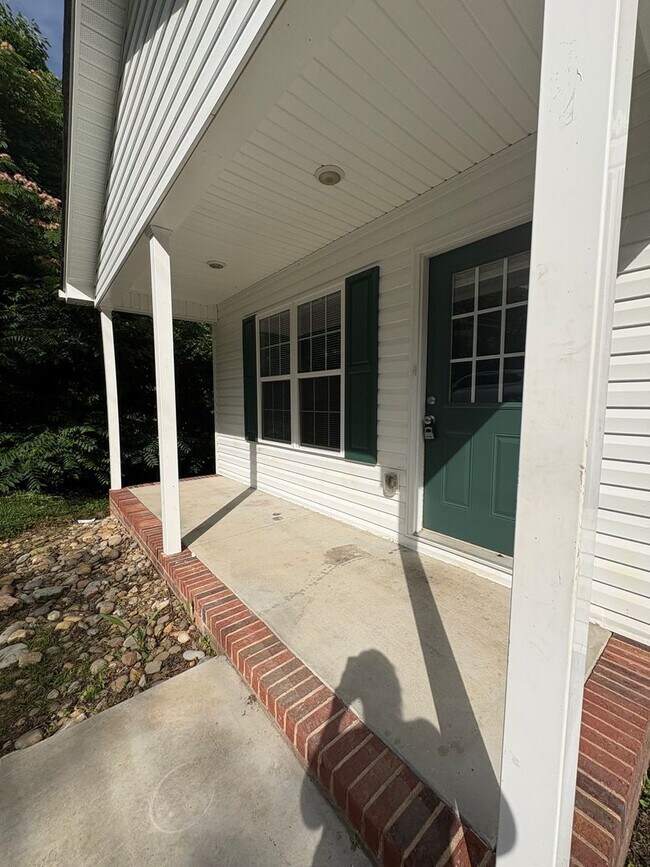 Building Photo - Cute Ranch Home located in Cabarrus County