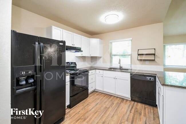 Building Photo - 333 E Springdale Ln