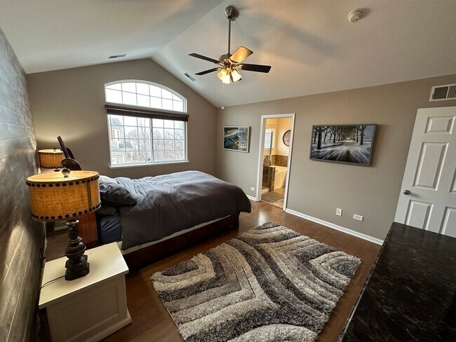 Building Photo - 718 S Jade Ln