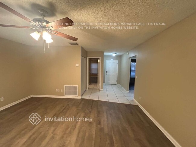 Foto del edificio - 234 Regal Park Dr