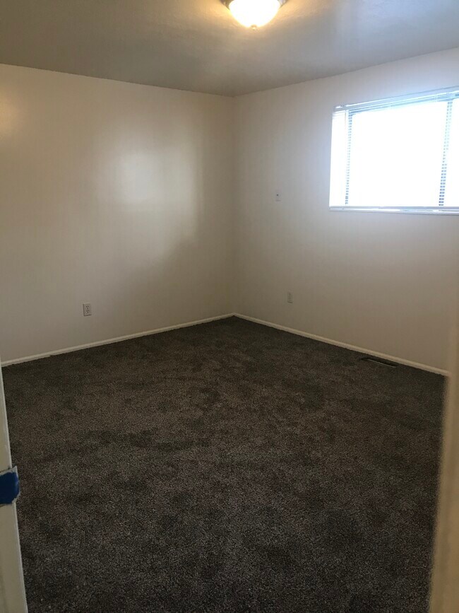 Foto del edificio - 2196 w 5600 s