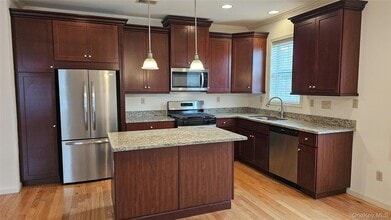 Building Photo - 304 Canter Ct