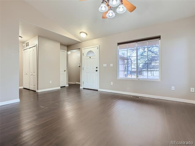 Foto del edificio - 763 Ridgebury Pl