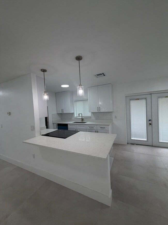 Building Photo - Fully Renovated 3-Bedroom Home with Garage in Orlando