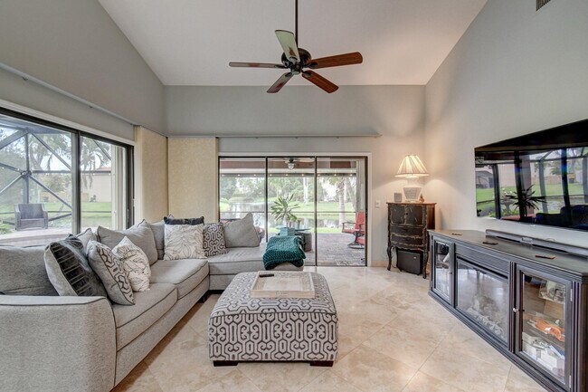 Building Photo - 12892 Meadowbreeze Dr