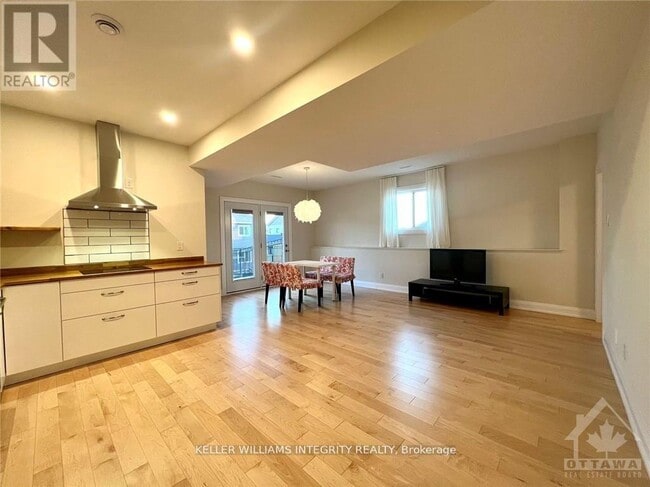 Building Photo - 744 Meadowridge Cir