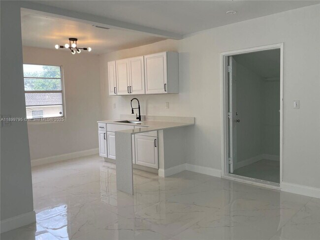 Foto del edificio - 7631 NW 4th Ave