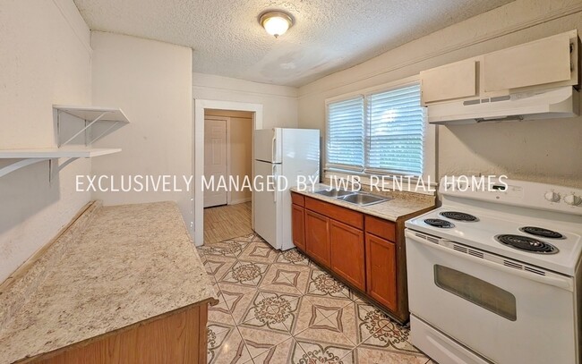 Foto del edificio - 1137 E 26th St