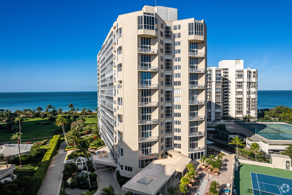 4041 Gulf Shore Blvd N - Savoy Condominium