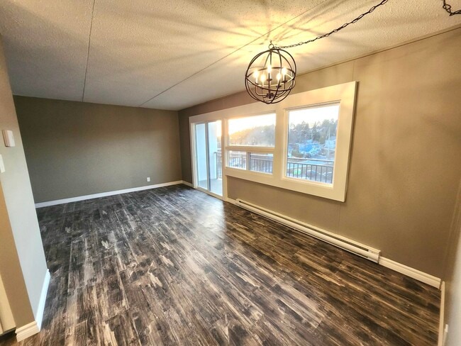 Building Photo - 411 Ellerdale St