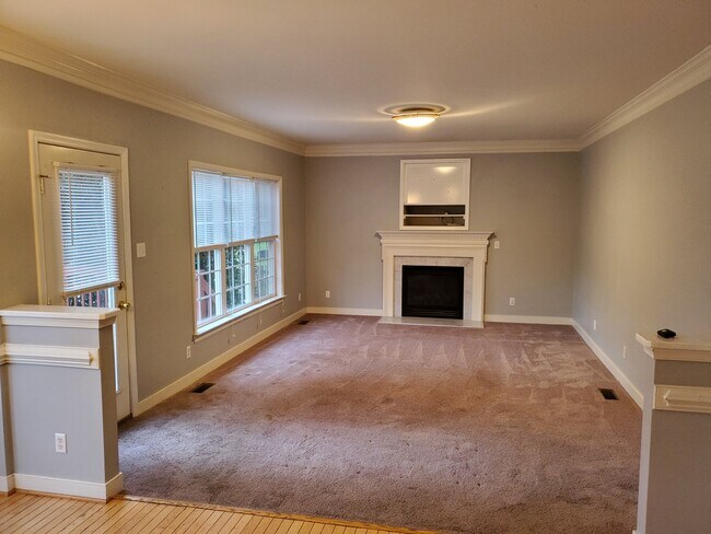 Family Room - 5989 Green Haven Dr